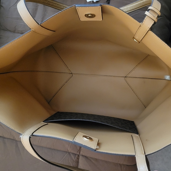 Michael Kors Tote - Picture 2 of 2